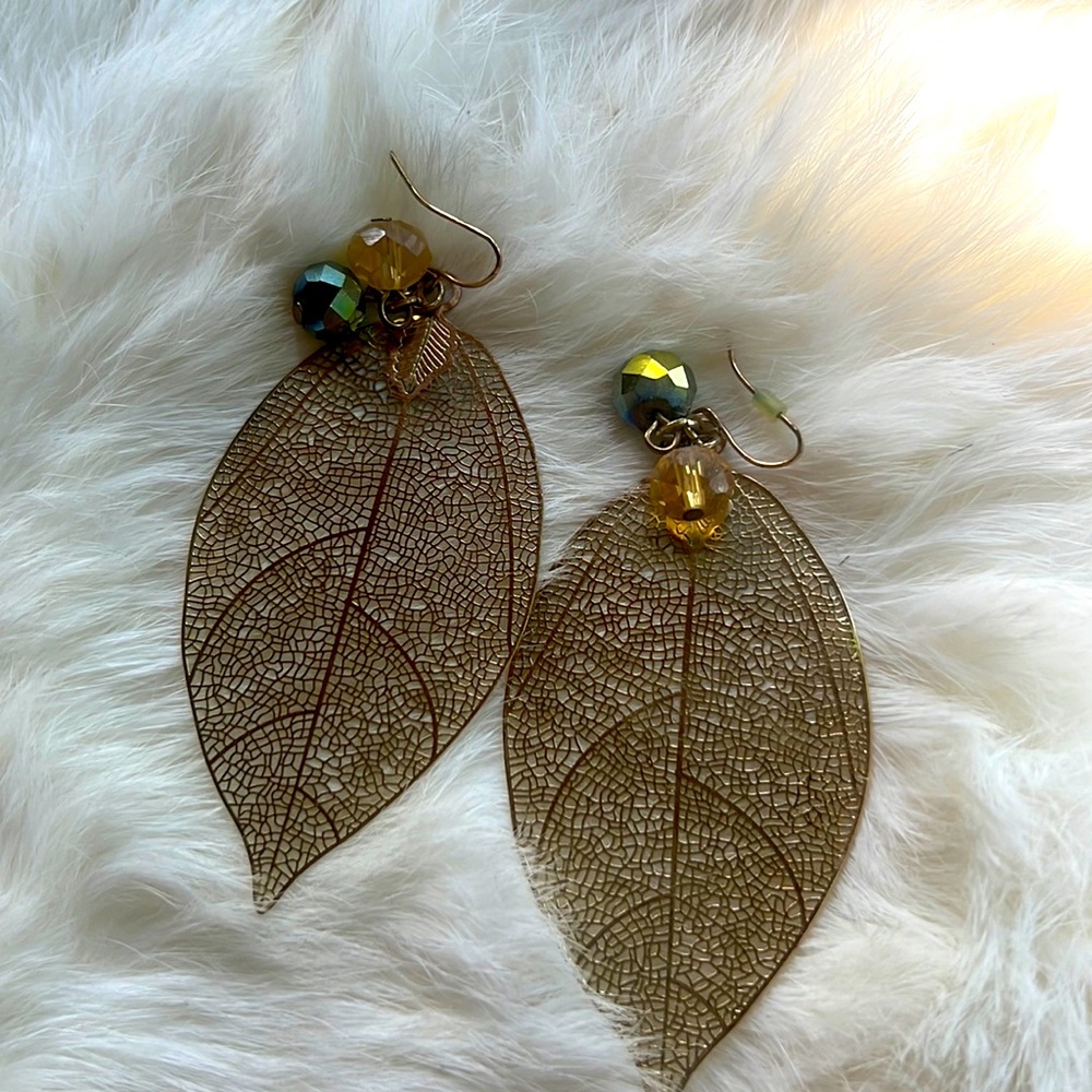 Very pretty leaf earrings